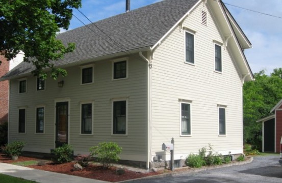 12 Seminary completed.  Hardi plank siding, Versa tech trim and a fir front door.